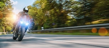 Motos